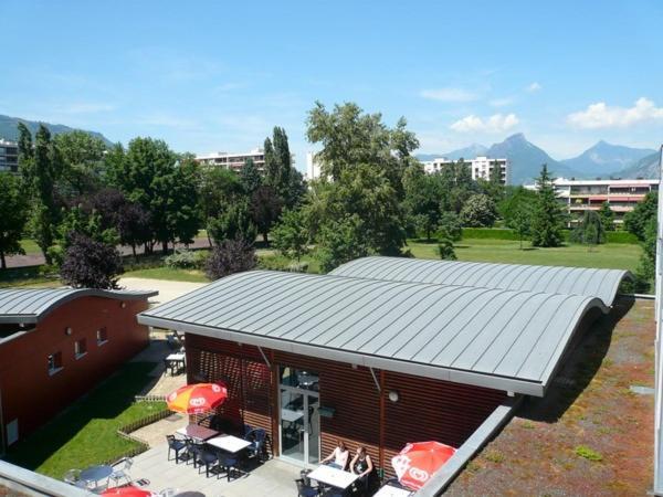 Auberge de Jeunesse HI Grenoble Échirolles Exterior foto